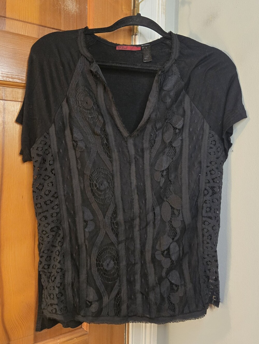 BKEred Black Short Sleeve Lace-Front V-Neck Top